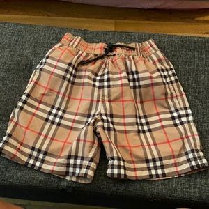 Burberry boy trunk